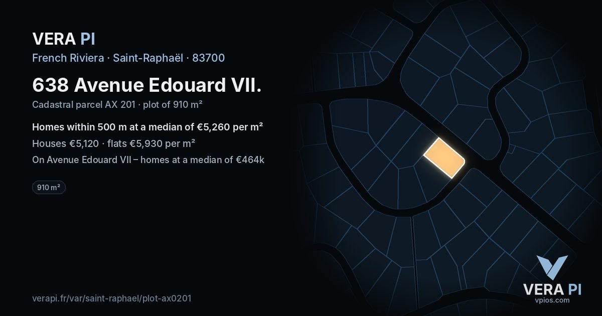 638 Avenue Edouard VII, Saint-Raphaël at night – the plot lit, the parcels around coloured by the prices near them