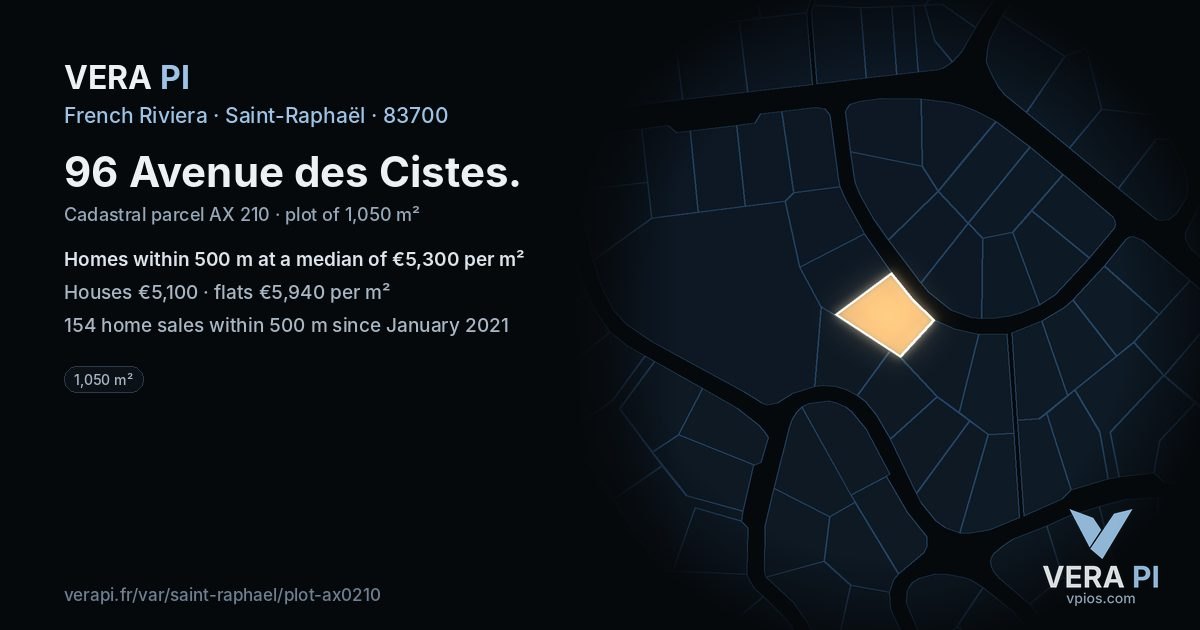 96 Avenue des Cistes, Saint-Raphaël at night – the plot lit, the parcels around coloured by the prices near them