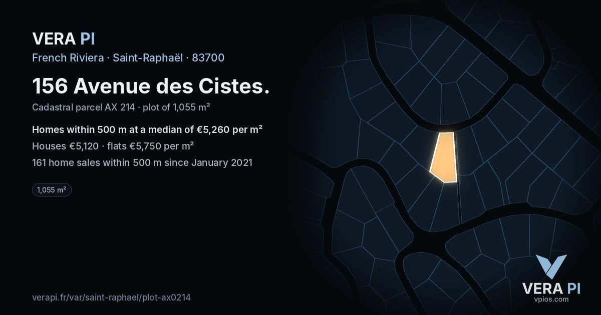 156 Avenue des Cistes, Saint-Raphaël at night – the plot lit, the parcels around coloured by the prices near them