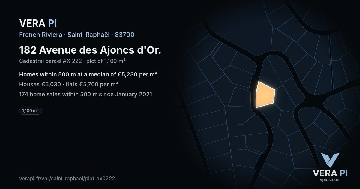182 Avenue des Ajoncs d'Or, Saint-Raphaël at night – the plot lit, the parcels around coloured by the prices near them