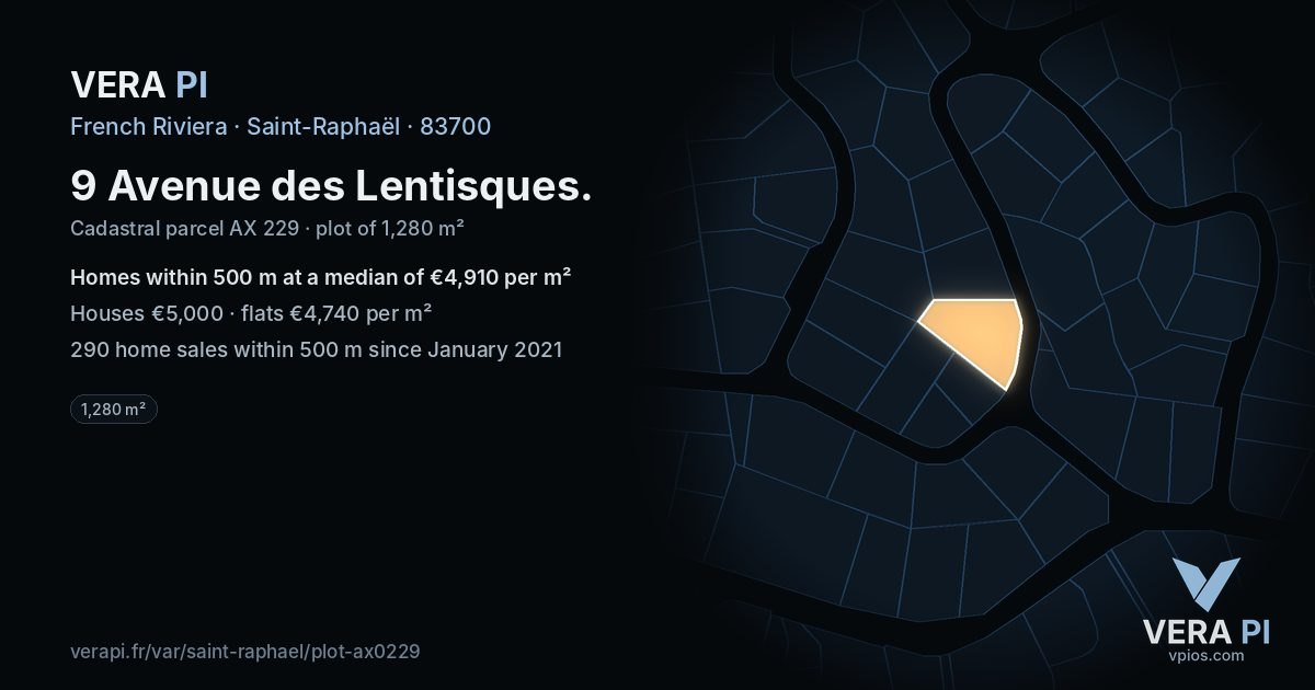 9 Avenue des Lentisques, Saint-Raphaël at night – the plot lit, the parcels around coloured by the prices near them