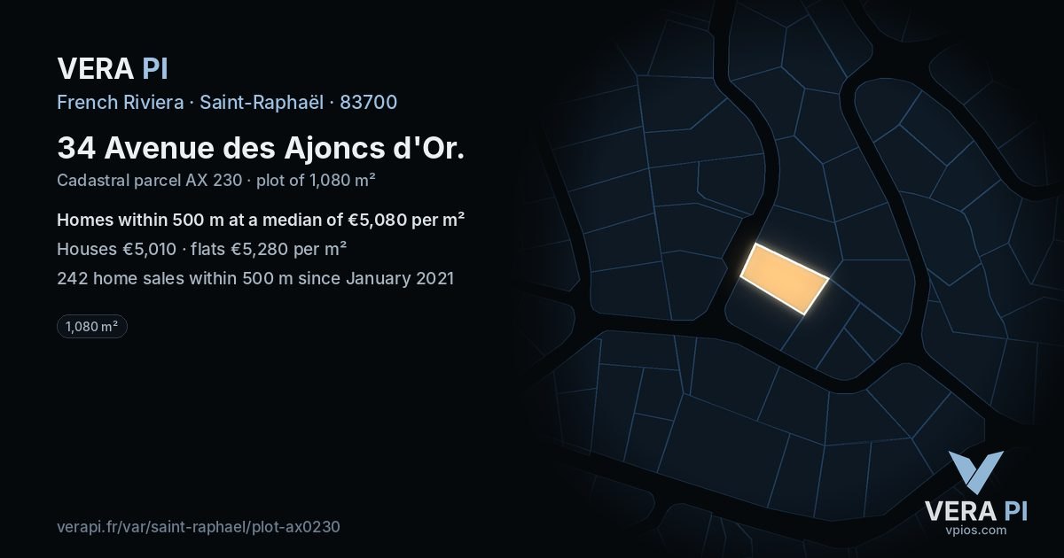 34 Avenue des Ajoncs d'Or, Saint-Raphaël at night – the plot lit, the parcels around coloured by the prices near them