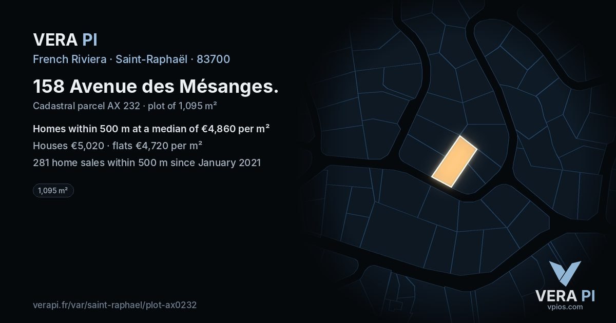 158 Avenue des Mésanges, Saint-Raphaël at night – the plot lit, the parcels around coloured by the prices near them