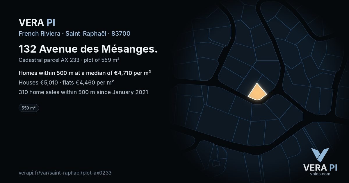132 Avenue des Mésanges, Saint-Raphaël at night – the plot lit, the parcels around coloured by the prices near them