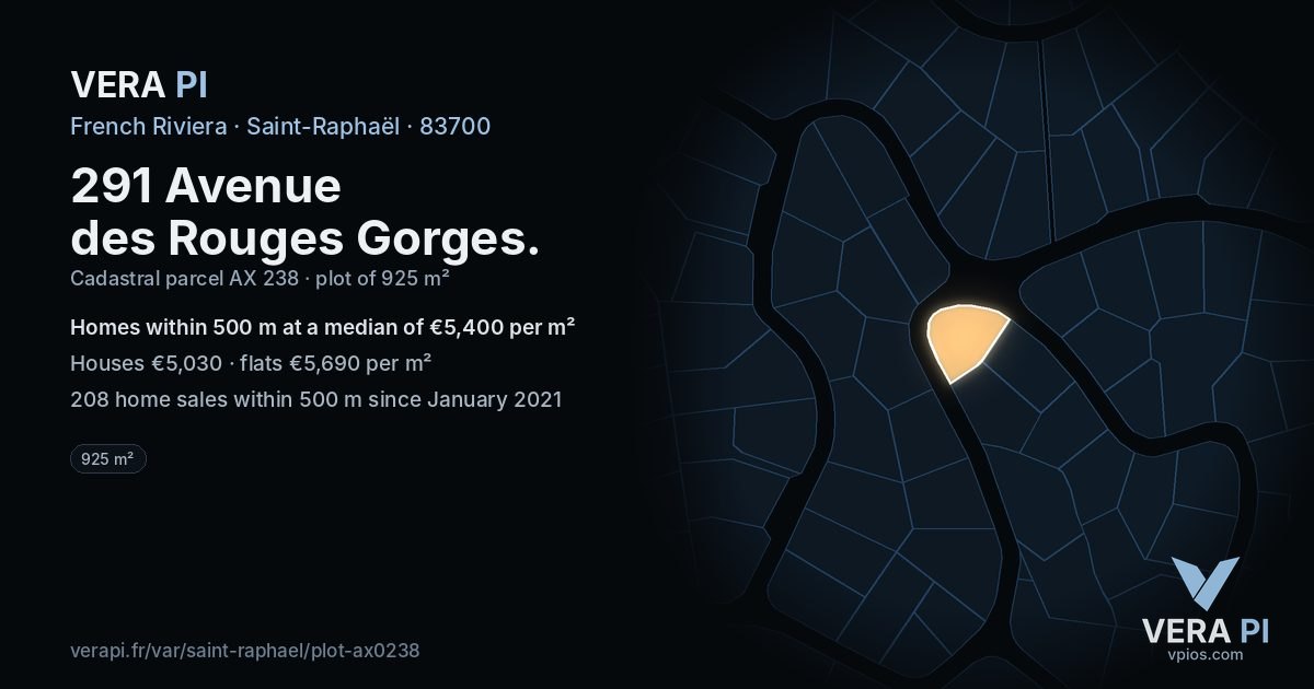 291 Avenue des Rouges Gorges, Saint-Raphaël at night – the plot lit, the parcels around coloured by the prices near them