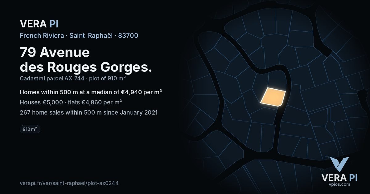79 Avenue des Rouges Gorges, Saint-Raphaël at night – the plot lit, the parcels around coloured by the prices near them