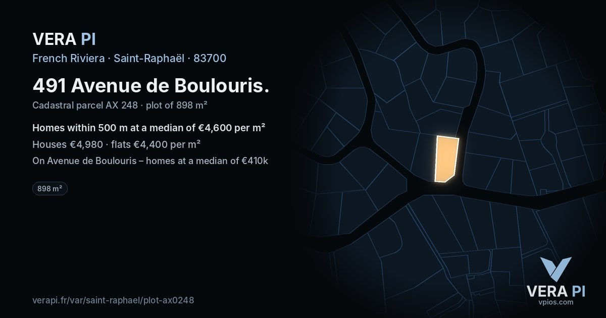 491 Avenue de Boulouris, Saint-Raphaël at night – the plot lit, the parcels around coloured by the prices near them