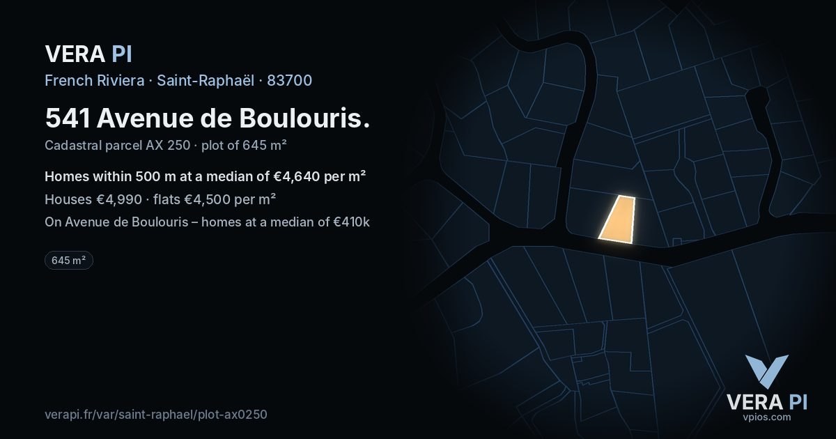 541 Avenue de Boulouris, Saint-Raphaël at night – the plot lit, the parcels around coloured by the prices near them