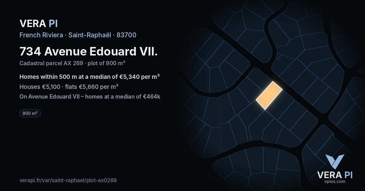 734 Avenue Edouard VII, Saint-Raphaël at night – the plot lit, the parcels around coloured by the prices near them