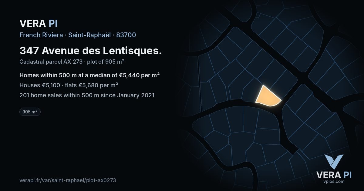 347 Avenue des Lentisques, Saint-Raphaël at night – the plot lit, the parcels around coloured by the prices near them