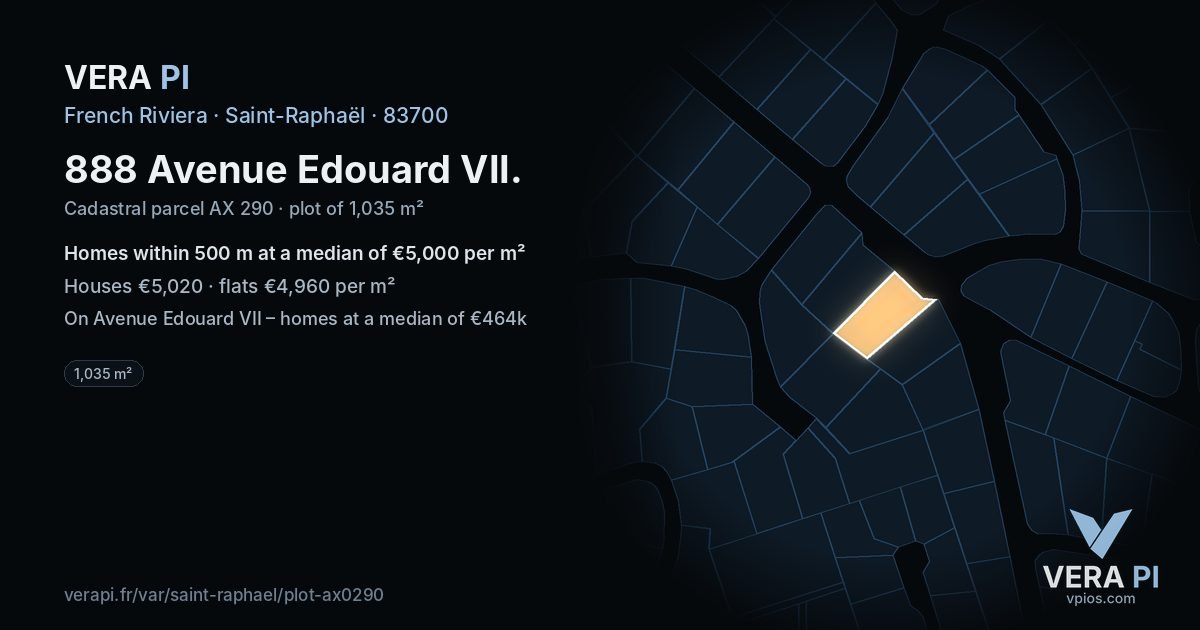 888 Avenue Edouard VII, Saint-Raphaël at night – the plot lit, the parcels around coloured by the prices near them