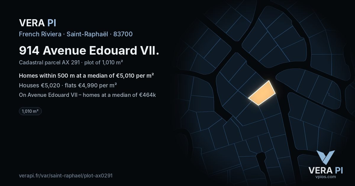 914 Avenue Edouard VII, Saint-Raphaël at night – the plot lit, the parcels around coloured by the prices near them