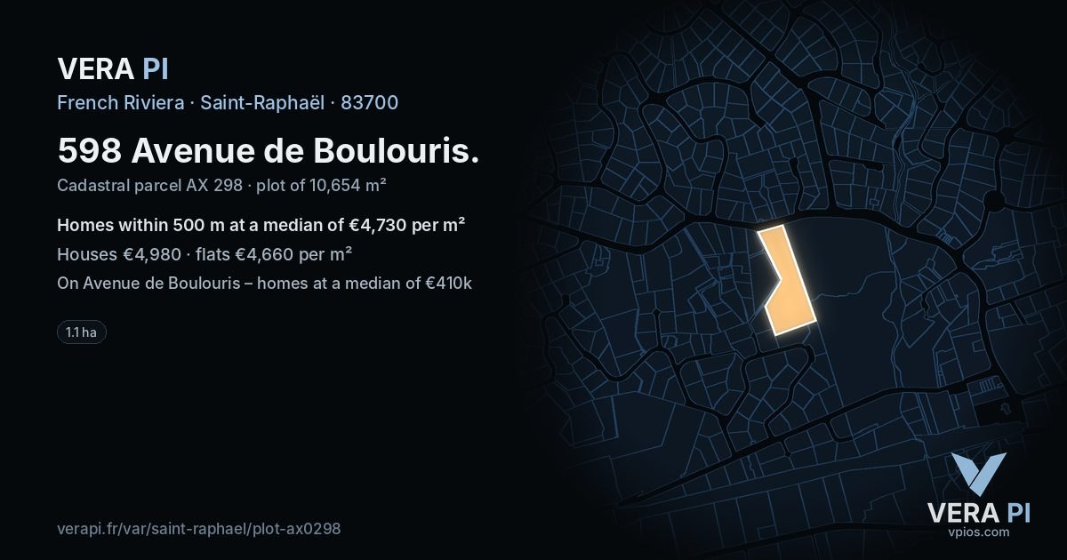 598 Avenue de Boulouris, Saint-Raphaël at night – the plot lit, the parcels around coloured by the prices near them