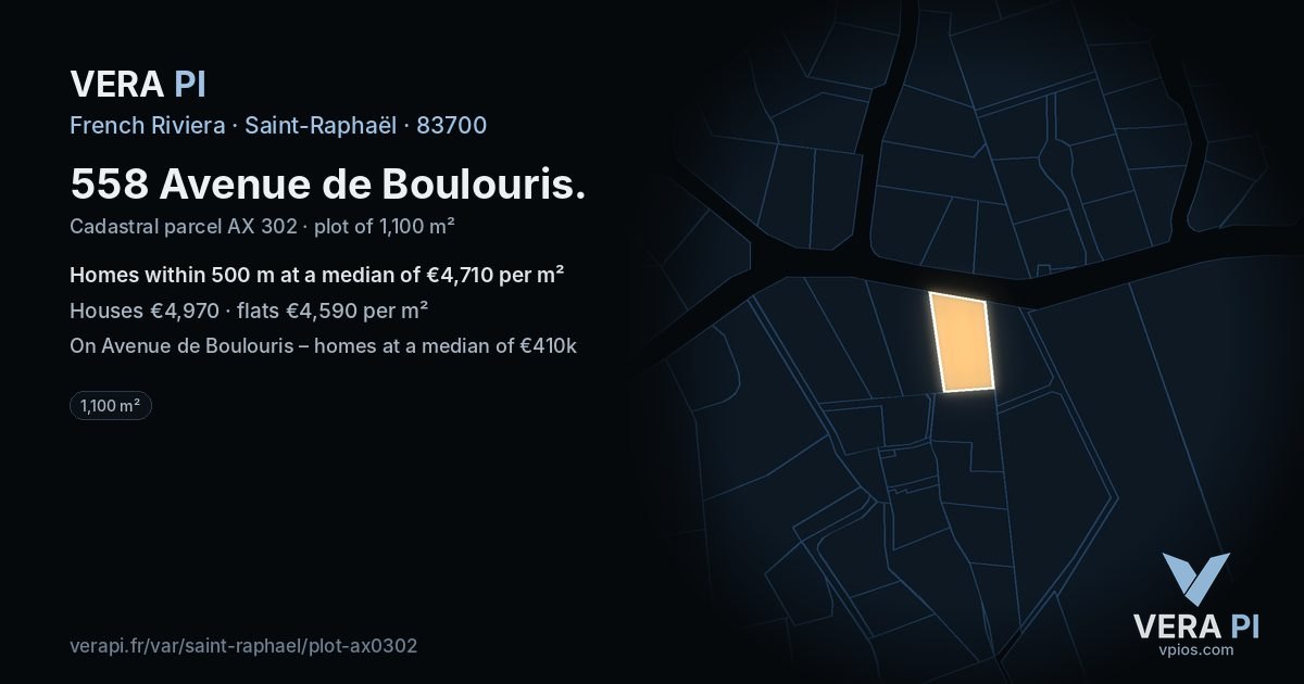 558 Avenue de Boulouris, Saint-Raphaël at night – the plot lit, the parcels around coloured by the prices near them