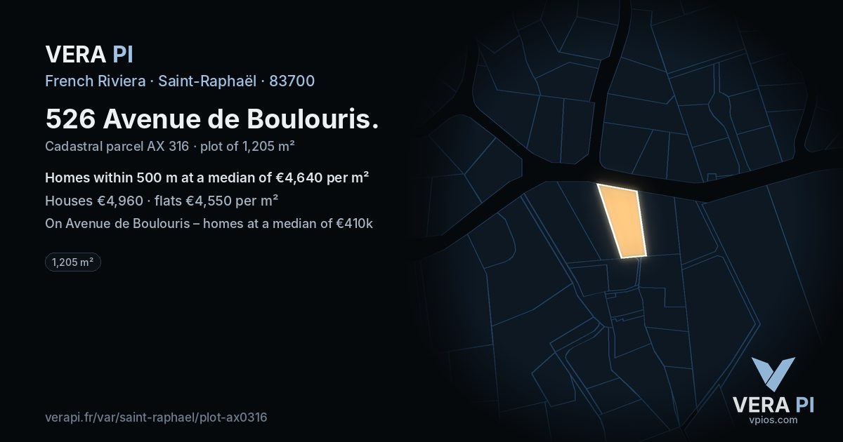 526 Avenue de Boulouris, Saint-Raphaël at night – the plot lit, the parcels around coloured by the prices near them