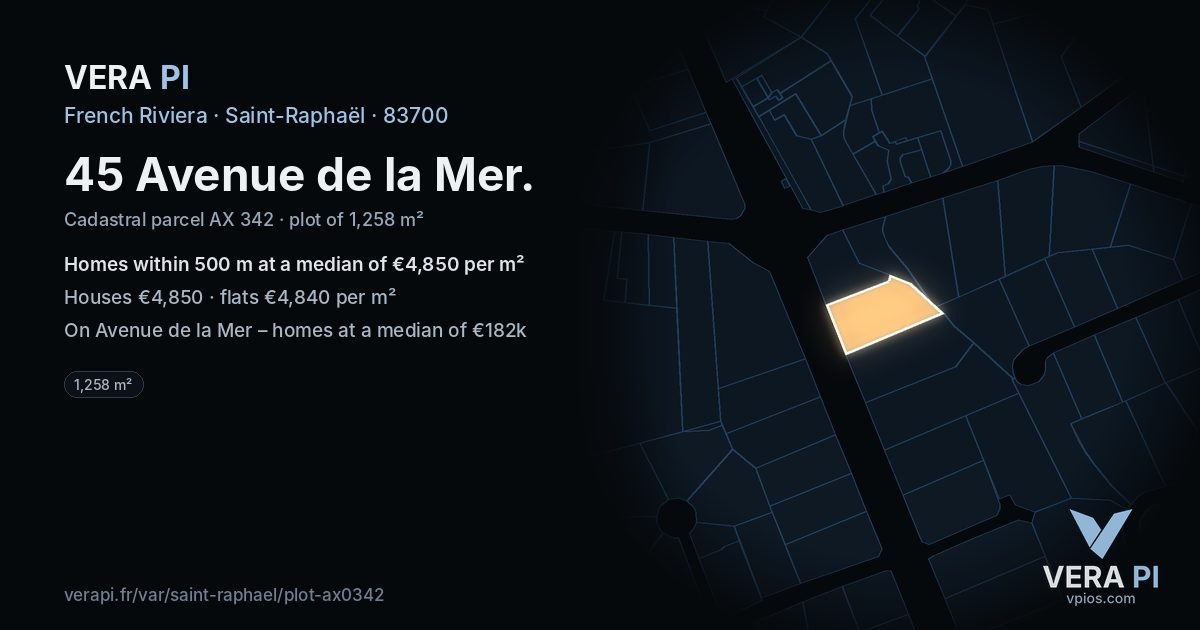 45 Avenue de la Mer, Saint-Raphaël at night – the plot lit, the parcels around coloured by the prices near them