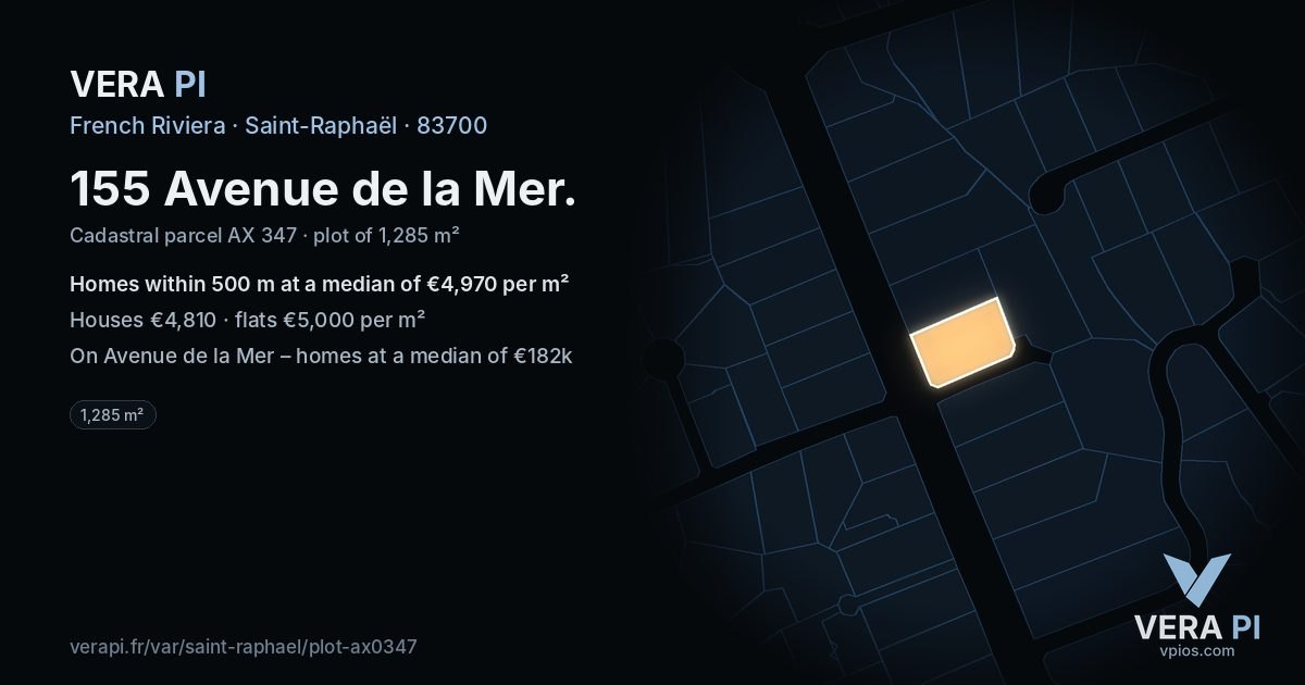 155 Avenue de la Mer, Saint-Raphaël at night – the plot lit, the parcels around coloured by the prices near them