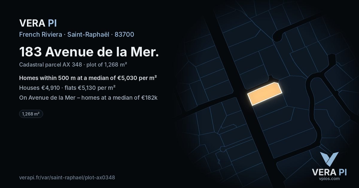 183 Avenue de la Mer, Saint-Raphaël at night – the plot lit, the parcels around coloured by the prices near them