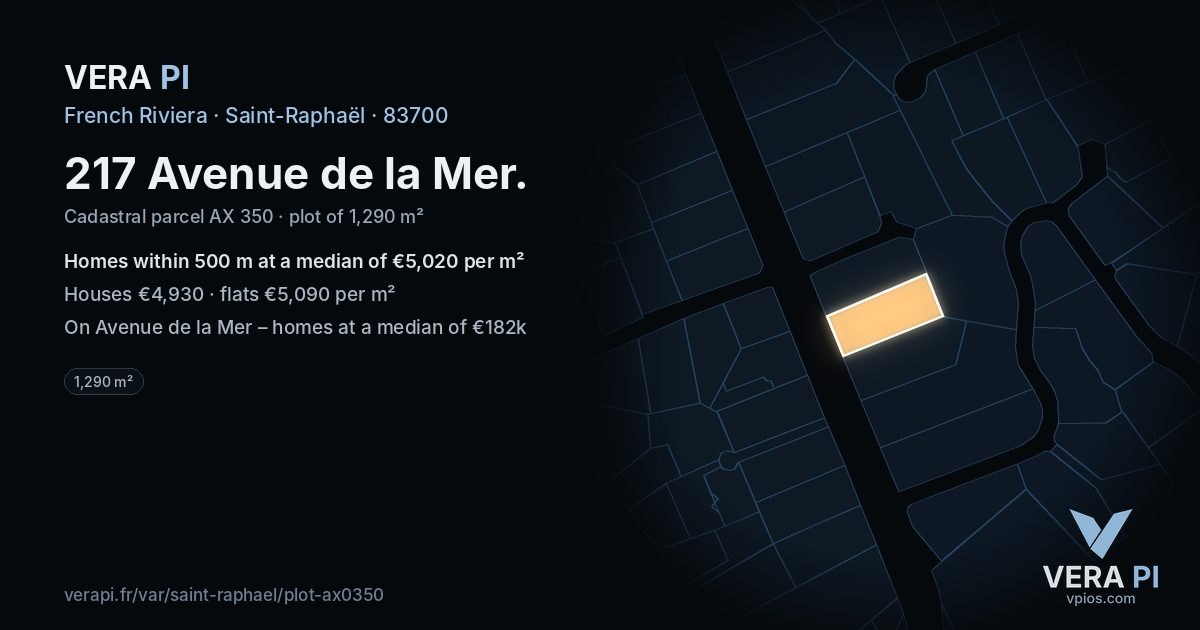 217 Avenue de la Mer, Saint-Raphaël at night – the plot lit, the parcels around coloured by the prices near them
