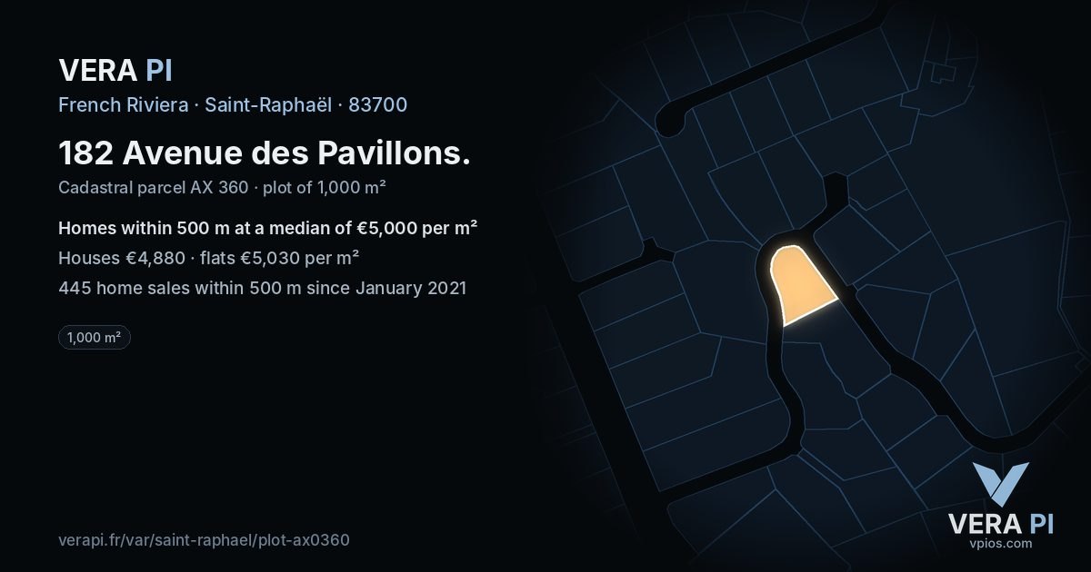 182 Avenue des Pavillons, Saint-Raphaël at night – the plot lit, the parcels around coloured by the prices near them