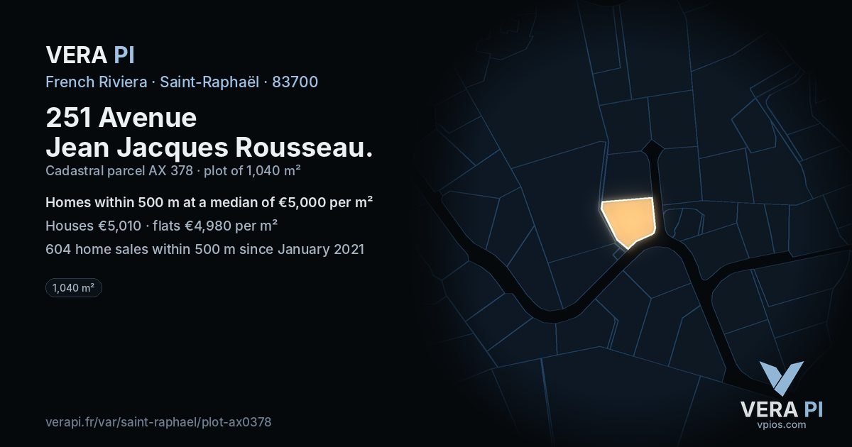 251 Avenue Jean Jacques Rousseau, Saint-Raphaël at night – the plot lit, the parcels around coloured by the prices near them