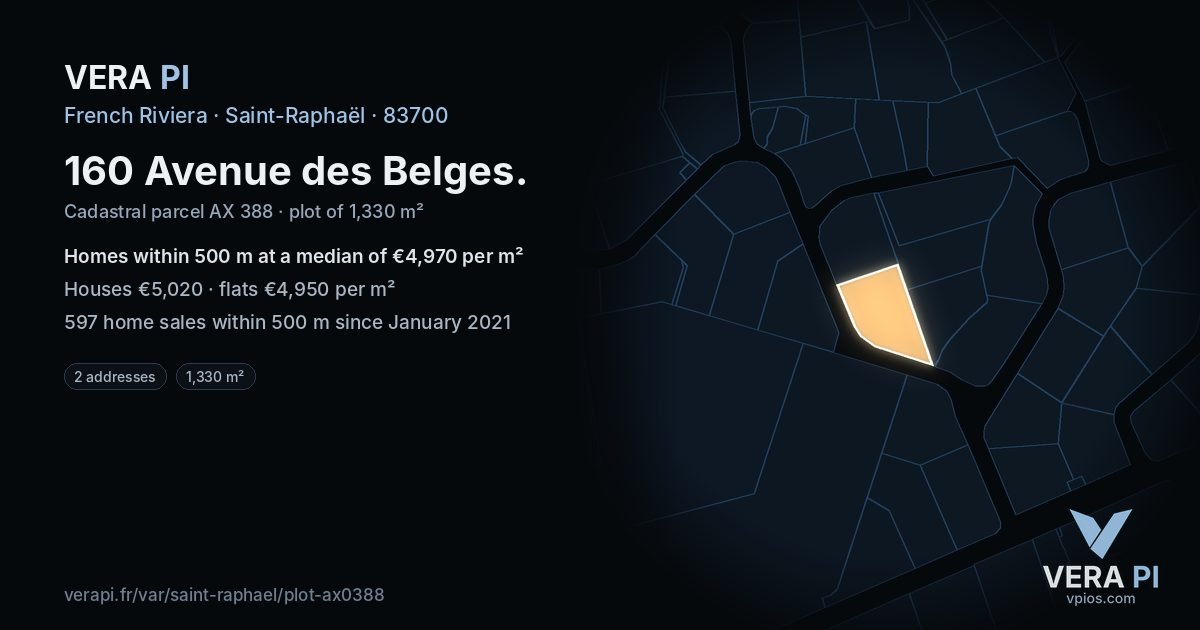 160 Avenue des Belges, Saint-Raphaël at night – the plot lit, the parcels around coloured by the prices near them