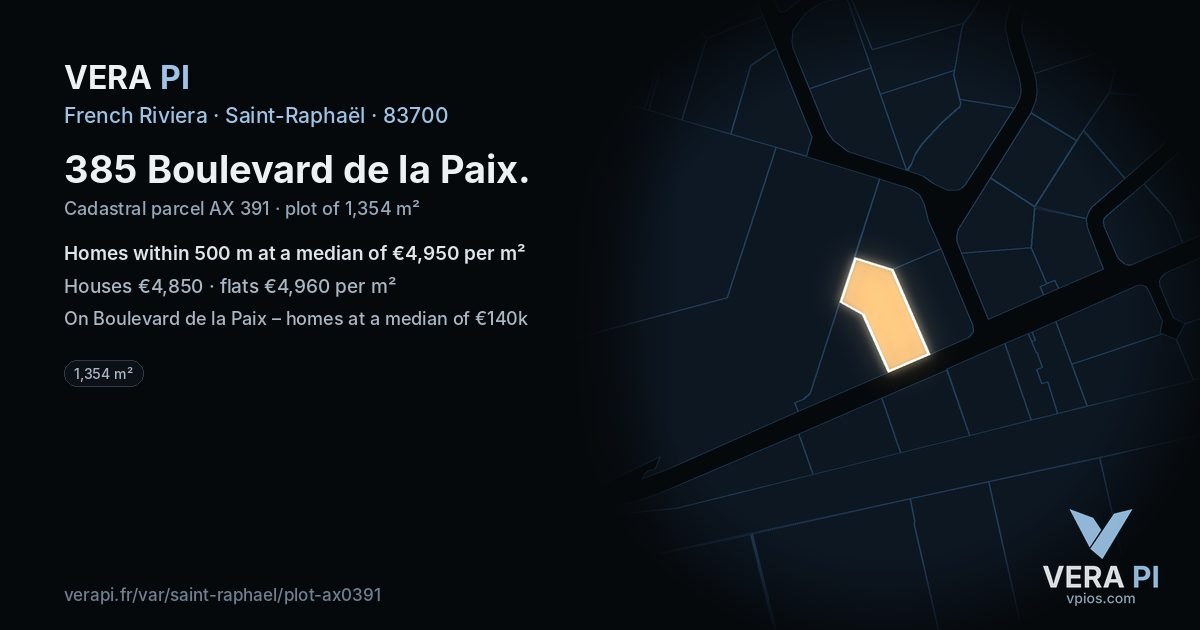 385 Boulevard de la Paix, Saint-Raphaël at night – the plot lit, the parcels around coloured by the prices near them