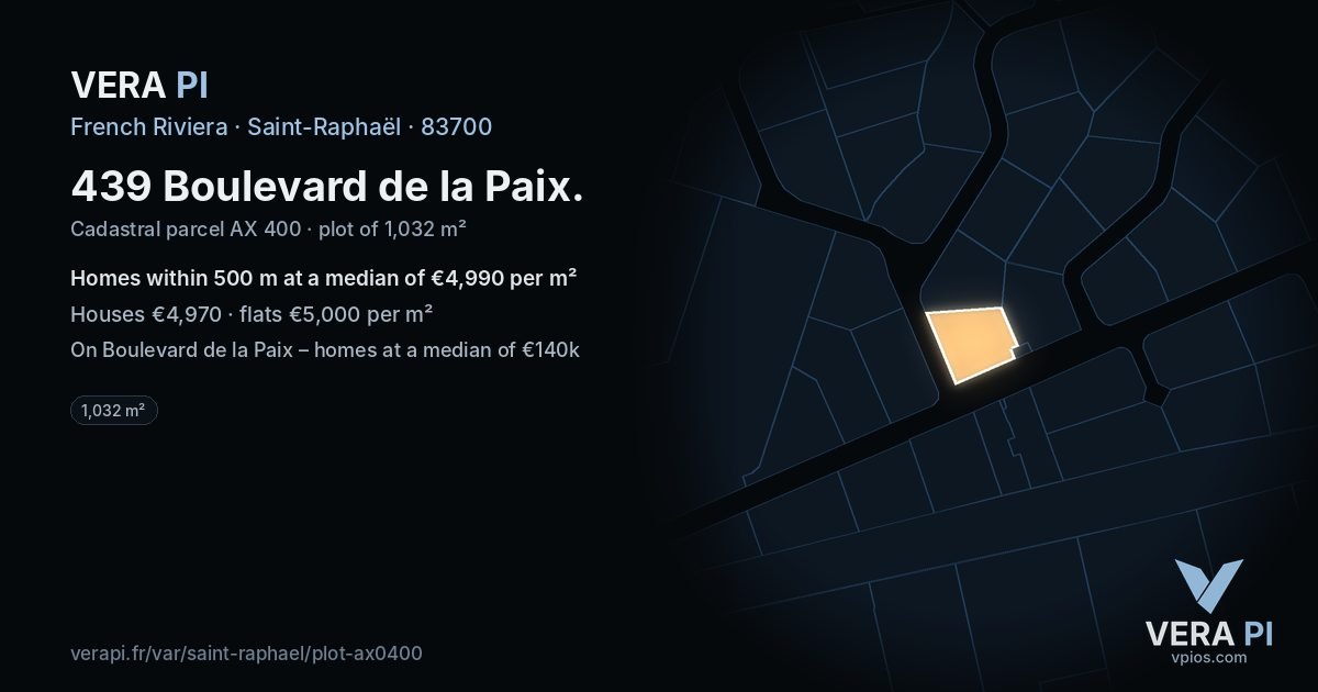 439 Boulevard de la Paix, Saint-Raphaël at night – the plot lit, the parcels around coloured by the prices near them