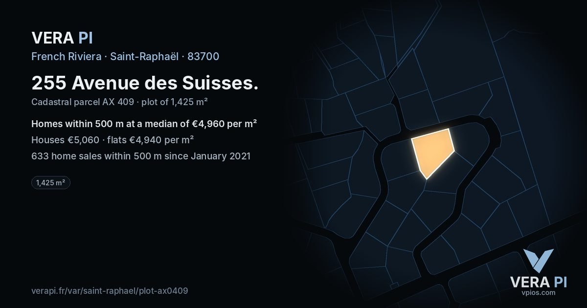 255 Avenue des Suisses, Saint-Raphaël at night – the plot lit, the parcels around coloured by the prices near them