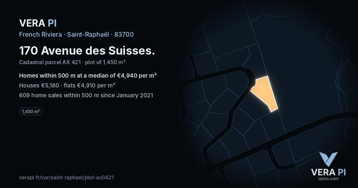 170 Avenue des Suisses, Saint-Raphaël at night – the plot lit, the parcels around coloured by the prices near them