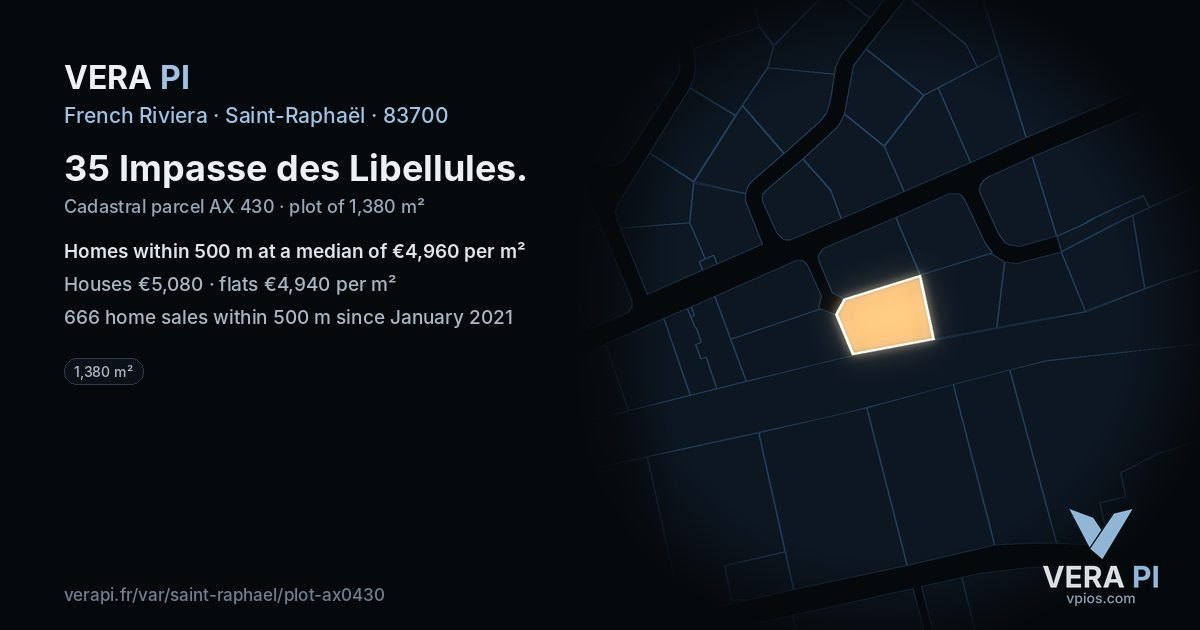 35 Impasse des Libellules, Saint-Raphaël at night – the plot lit, the parcels around coloured by the prices near them