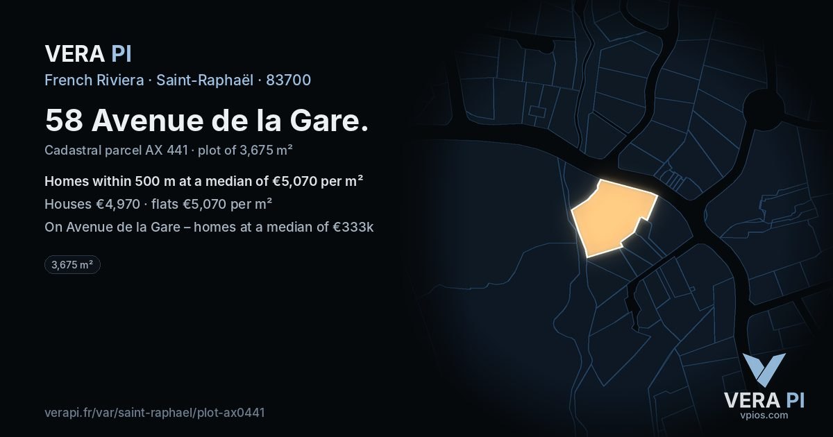 58 Avenue de la Gare, Saint-Raphaël at night – the plot lit, the parcels around coloured by the prices near them