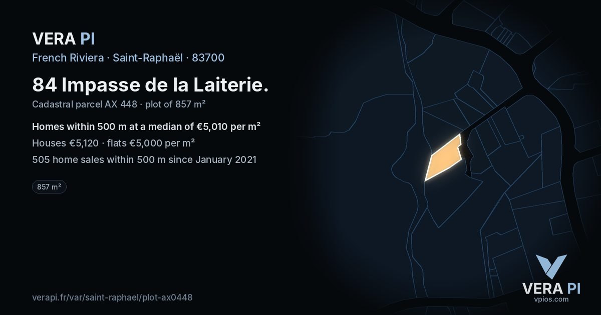 84 Impasse de la Laiterie, Saint-Raphaël at night – the plot lit, the parcels around coloured by the prices near them