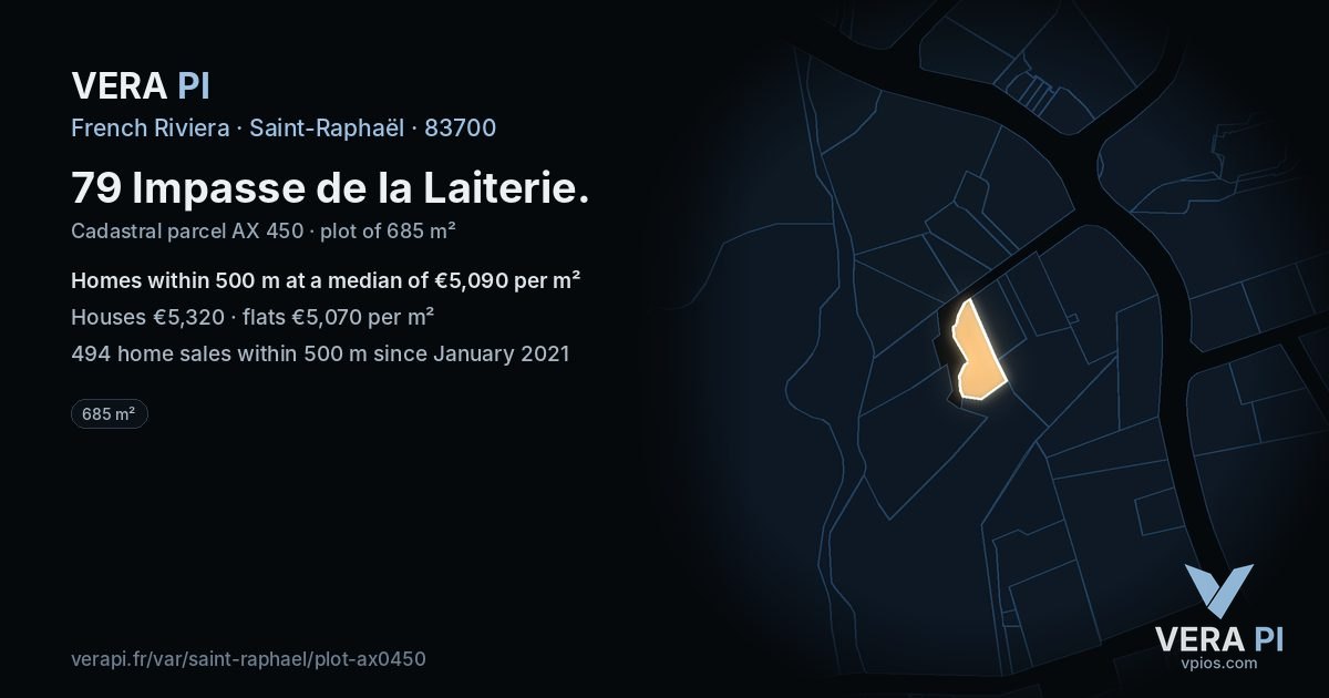 79 Impasse de la Laiterie, Saint-Raphaël at night – the plot lit, the parcels around coloured by the prices near them