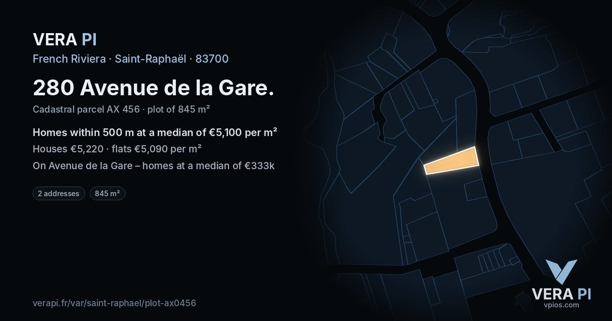 280 Avenue de la Gare, Saint-Raphaël at night – the plot lit, the parcels around coloured by the prices near them
