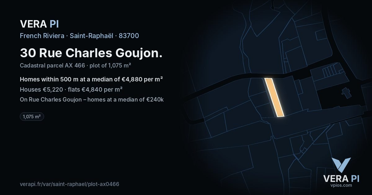 30 Rue Charles Goujon, Saint-Raphaël at night – the plot lit, the parcels around coloured by the prices near them