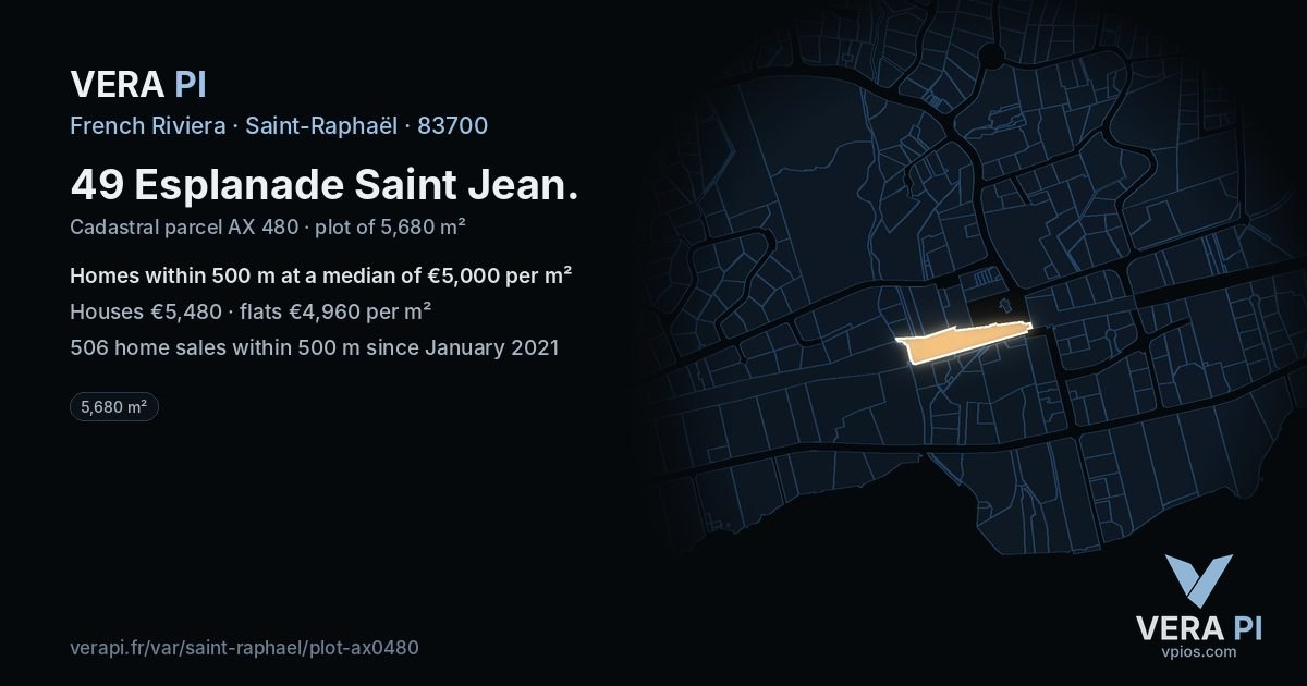 49 Esplanade Saint Jean, Saint-Raphaël at night – the plot lit, the parcels around coloured by the prices near them