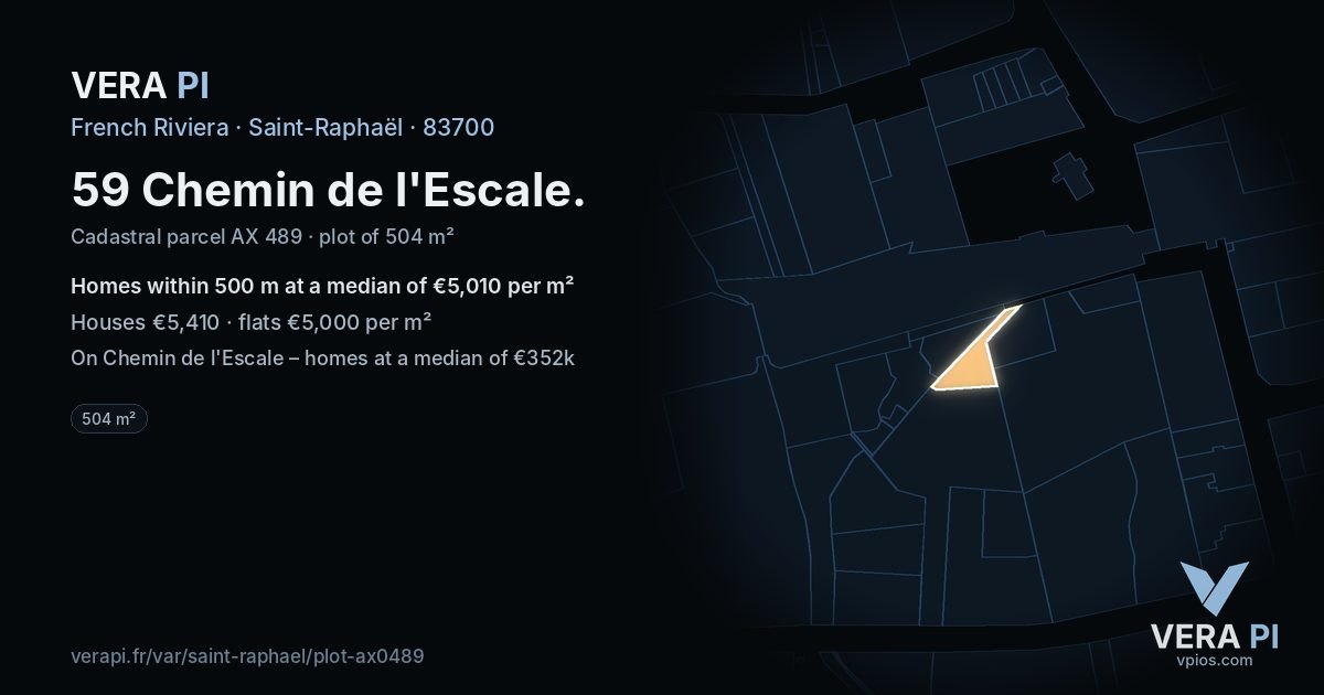 59 Chemin de l'Escale, Saint-Raphaël at night – the plot lit, the parcels around coloured by the prices near them