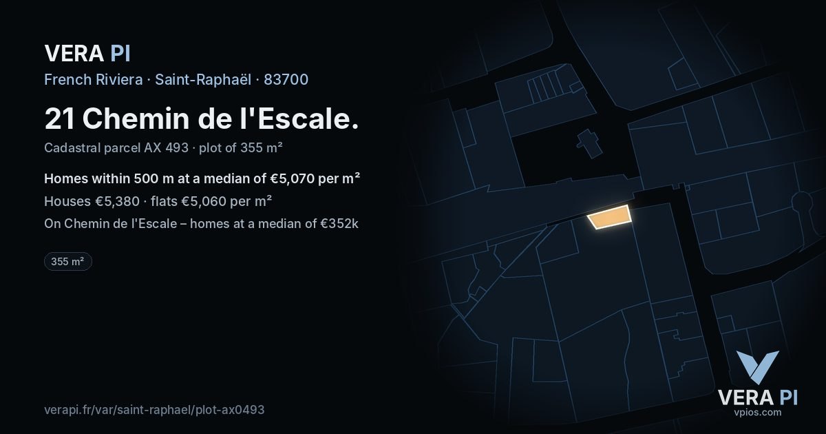 21 Chemin de l'Escale, Saint-Raphaël at night – the plot lit, the parcels around coloured by the prices near them