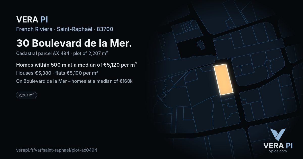 30 Boulevard de la Mer, Saint-Raphaël at night – the plot lit, the parcels around coloured by the prices near them