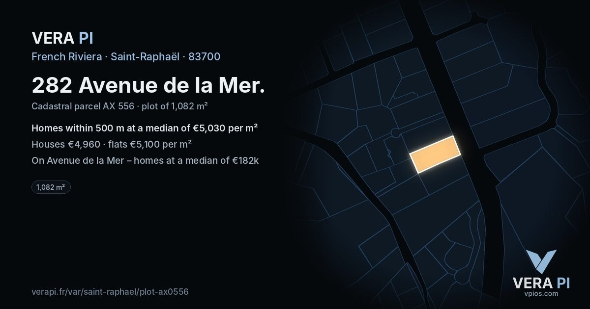282 Avenue de la Mer, Saint-Raphaël at night – the plot lit, the parcels around coloured by the prices near them