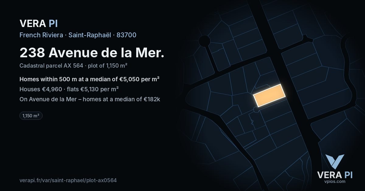 238 Avenue de la Mer, Saint-Raphaël at night – the plot lit, the parcels around coloured by the prices near them