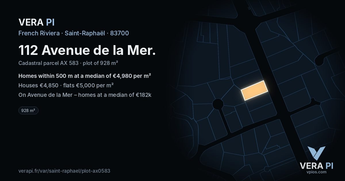 112 Avenue de la Mer, Saint-Raphaël at night – the plot lit, the parcels around coloured by the prices near them