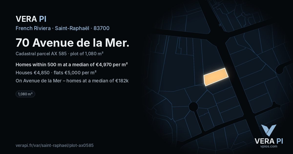 70 Avenue de la Mer, Saint-Raphaël at night – the plot lit, the parcels around coloured by the prices near them