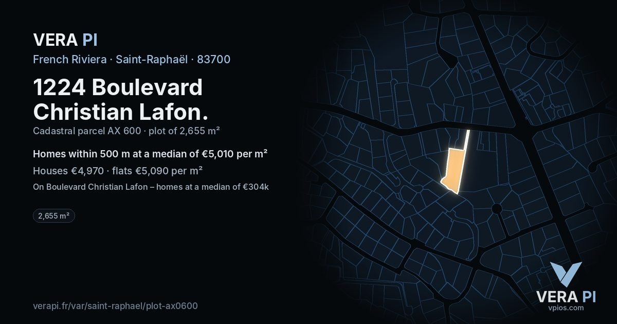 1224 Boulevard Christian Lafon, Saint-Raphaël at night – the plot lit, the parcels around coloured by the prices near them
