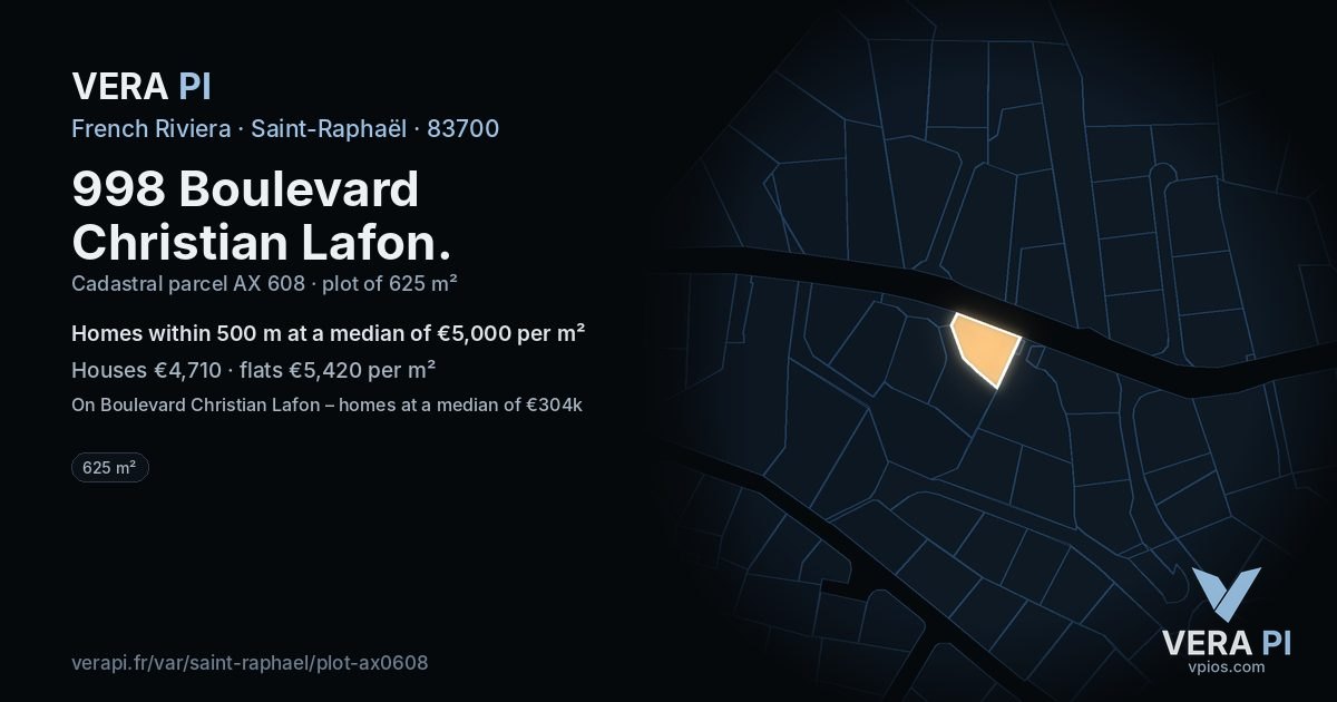 998 Boulevard Christian Lafon, Saint-Raphaël at night – the plot lit, the parcels around coloured by the prices near them