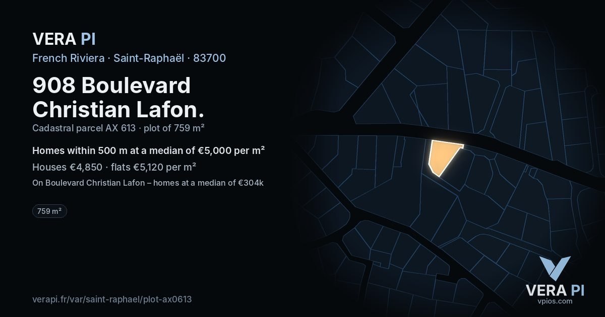 908 Boulevard Christian Lafon, Saint-Raphaël at night – the plot lit, the parcels around coloured by the prices near them