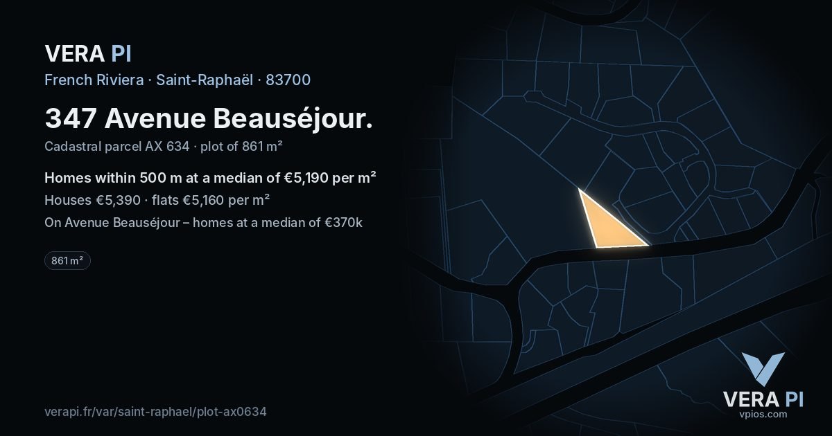 347 Avenue Beauséjour, Saint-Raphaël at night – the plot lit, the parcels around coloured by the prices near them