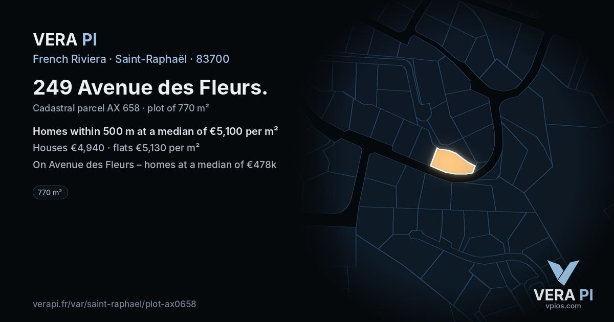 249 Avenue des Fleurs, Saint-Raphaël at night – the plot lit, the parcels around coloured by the prices near them