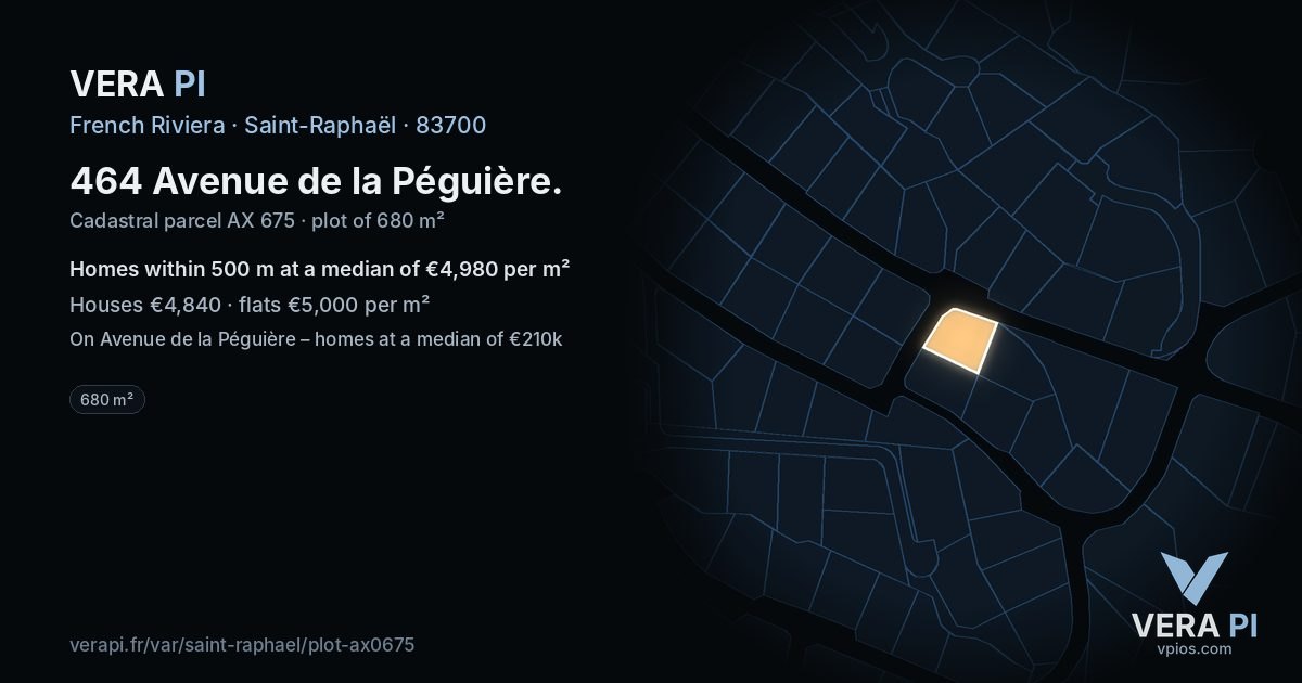 464 Avenue de la Péguière, Saint-Raphaël at night – the plot lit, the parcels around coloured by the prices near them